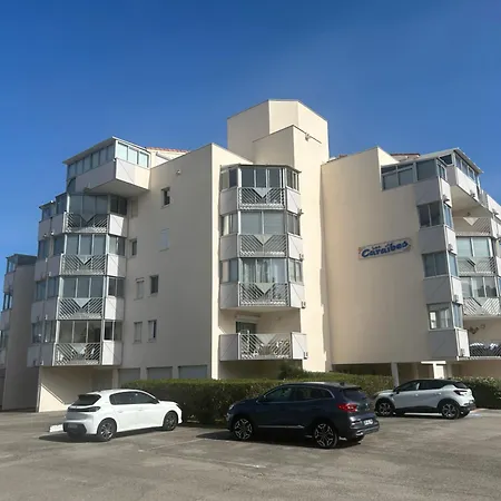 Magnifique Grau Du Roi Apartment